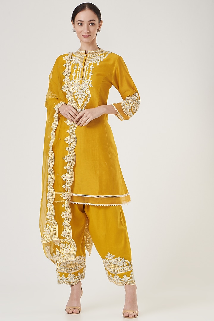 Mustard Embroidered Kurta Set For Girls by Sheetal Batra - Kids at Pernia's Pop Up Shop