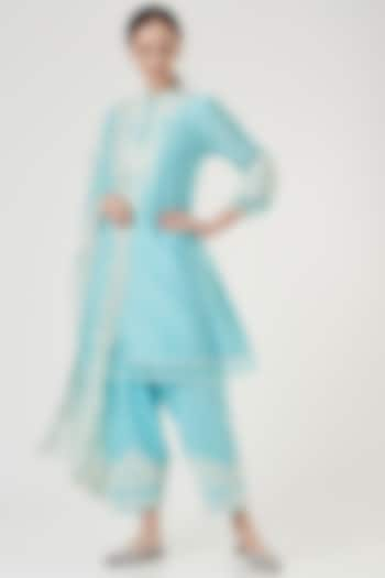 Blue Embroidered Kurta Set For Girls by Sheetal Batra - Kids at Pernia's Pop Up Shop