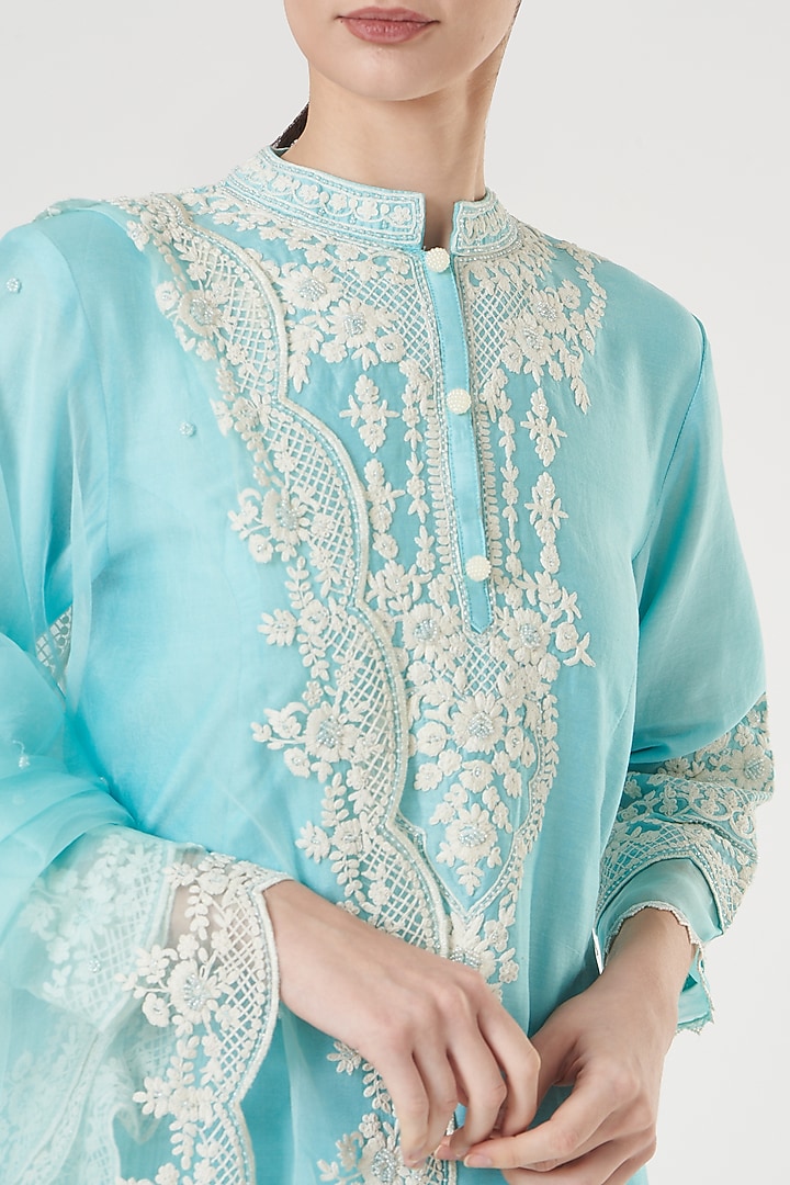 Blue Embroidered Kurta Set For Girls by Sheetal Batra - Kids at Pernia's Pop Up Shop