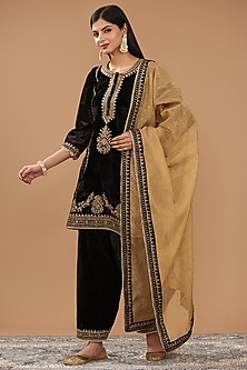 product-color-Black