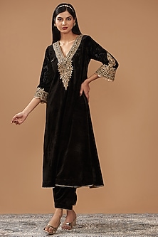product-color-Black