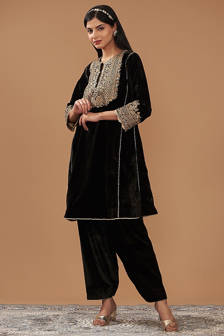 Black Silk Velvet Hand Embroidered Choga Kurta Set For Girls by Sheetal Batra - Kids at Pernia's Pop Up Shop