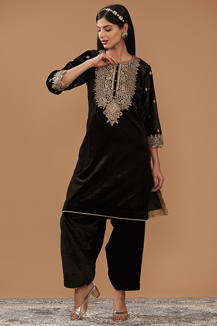 Black Silk Velvet Hand Embroidered Straight Kurta Set For Girls by Sheetal Batra - Kids at Pernia's Pop Up Shop