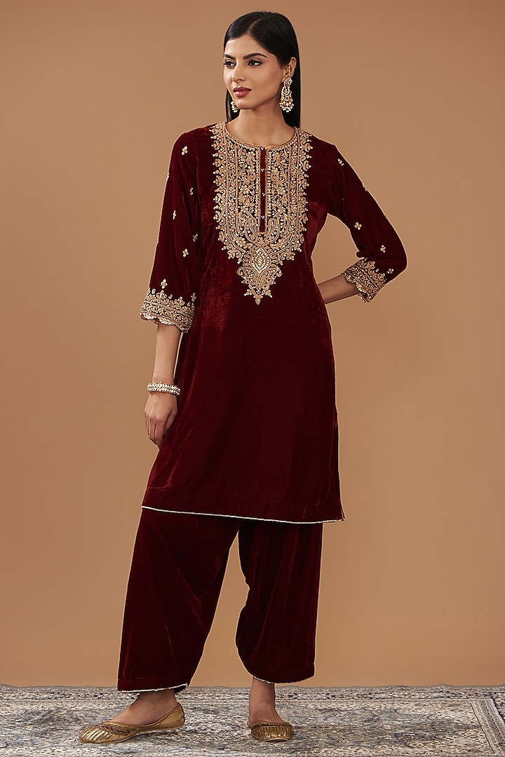 Maroon Silk Velvet Hand Embroidered Straight Kurta Set For Girls by Sheetal Batra - Kids at Pernia's Pop Up Shop