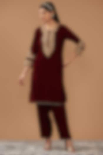 Maroon Silk Velvet Hand Embroidered Straight Kurta Set For Girls by Sheetal Batra - Kids at Pernia's Pop Up Shop