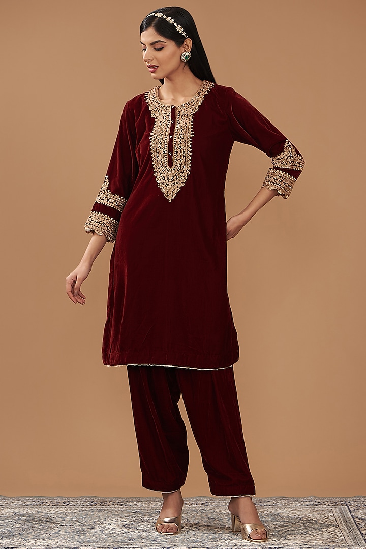 Maroon Silk Velvet Hand Embroidered Straight Kurta Set For Girls by Sheetal Batra - Kids at Pernia's Pop Up Shop