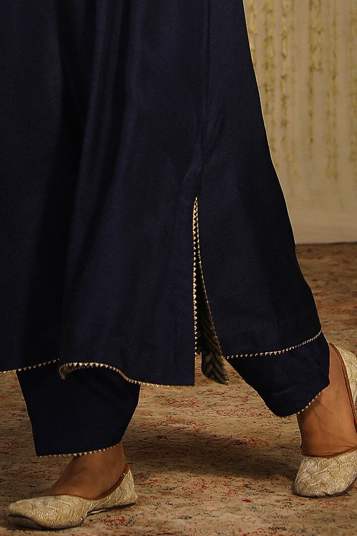 Deep Blue Pure Silk Dori Embroidered Kaftan Set For Girls by Sheetal Batra - Kids at Pernia's Pop Up Shop