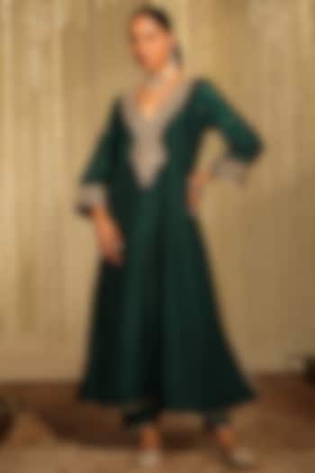 Emerald Green Pure Silk Dori Embroidered Kaftan Set For Girls by Sheetal Batra - Kids at Pernia's Pop Up Shop