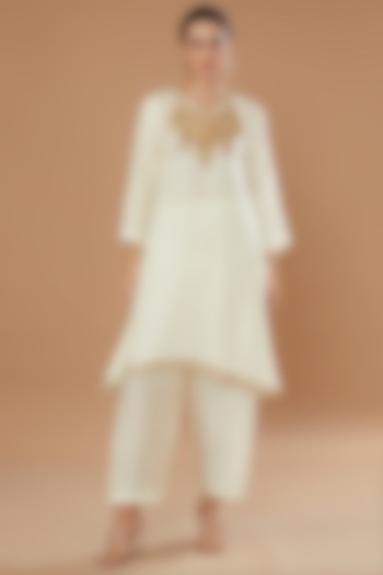 Ivory Pure Habutai Silk Embroidered Short Kurta Set For Girls by Sheetal Batra - Kids at Pernia's Pop Up Shop