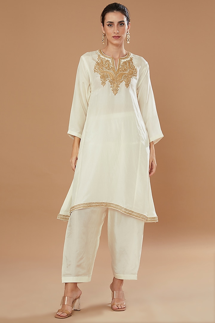 Ivory Pure Habutai Silk Embroidered Short Kurta Set For Girls by Sheetal Batra - Kids at Pernia's Pop Up Shop