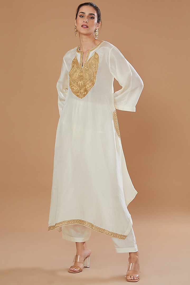 Ivory Pure Habutai Silk Tilla Embroidered Kurta Set For Girls by Sheetal Batra - Kids at Pernia's Pop Up Shop