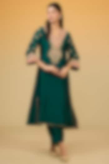 Green Silk Chanderi Banarasi Gota Hand Embroidered Kurta Set For Girls by Sheetal Batra - Kids at Pernia's Pop Up Shop