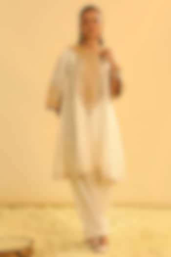 Daisy Ivory Silk Chanderi Kashmiri Embroidered Kurta Set For Girls by Sheetal Batra - Kids at Pernia's Pop Up Shop