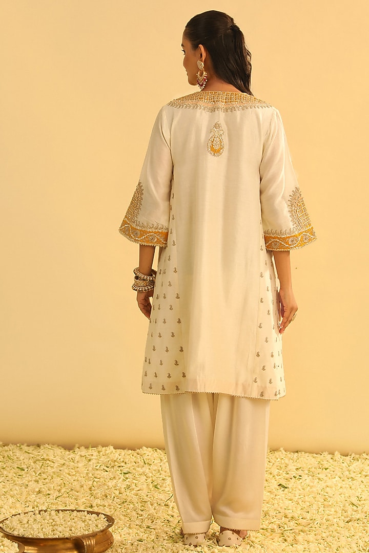Daisy Ivory Silk Chanderi Kashmiri Embroidered Kurta Set For Girls by Sheetal Batra - Kids at Pernia's Pop Up Shop