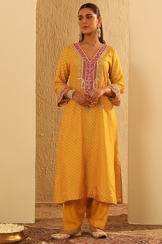 Mustard Upada Silk Bandhej Choga Kurta Set For Girls by Sheetal Batra - Kids