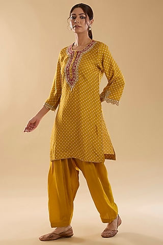 Mustard Upada Silk Kashmiri Tilla Embroidered Kurta Set For Girls by Sheetal Batra - Kids