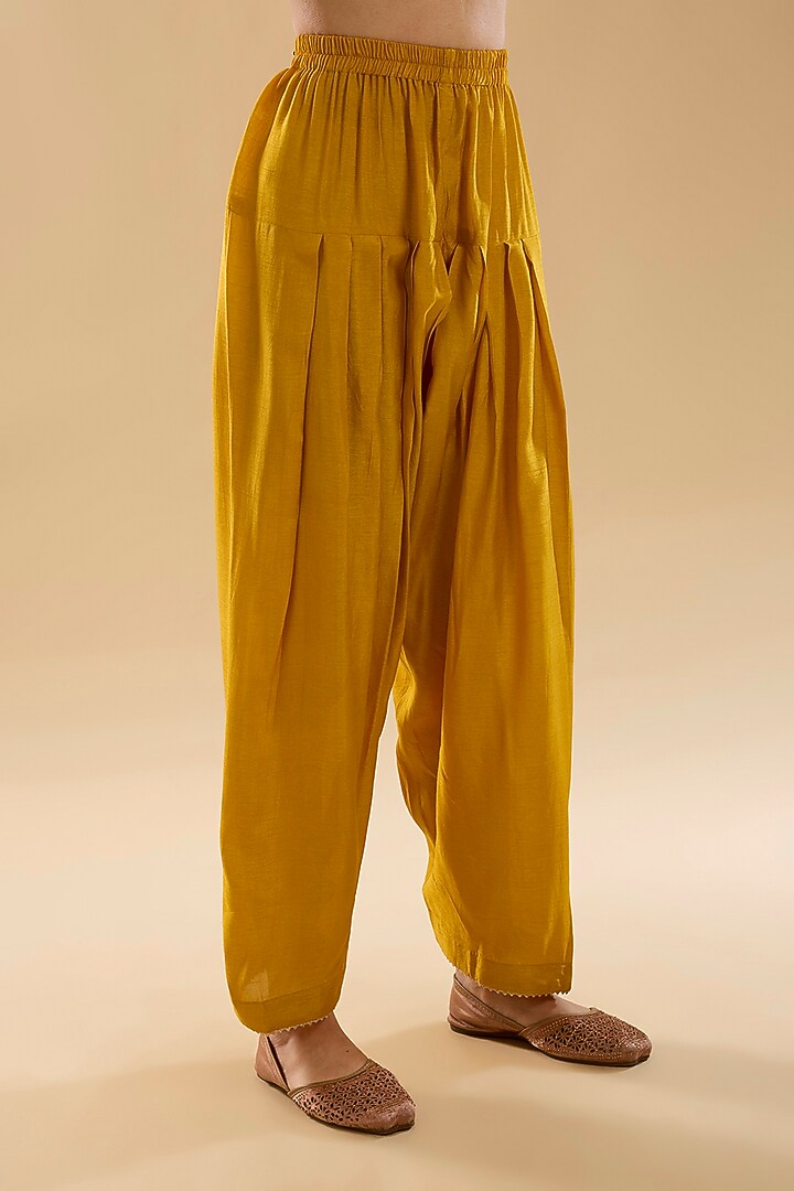 Mustard Upada Silk Kashmiri Tilla Embroidered Kurta Set For Girls by Sheetal Batra - Kids at Pernia's Pop Up Shop