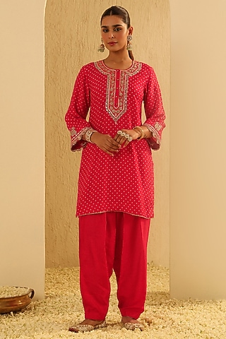 Red Upada Silk Bandhej Choga Kurta Set For Girls by Sheetal Batra - Kids