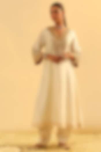 Daisy Ivory Silk Chanderi Embroidered A-Line Kurta Set For Girls by Sheetal Batra - Kids at Pernia's Pop Up Shop