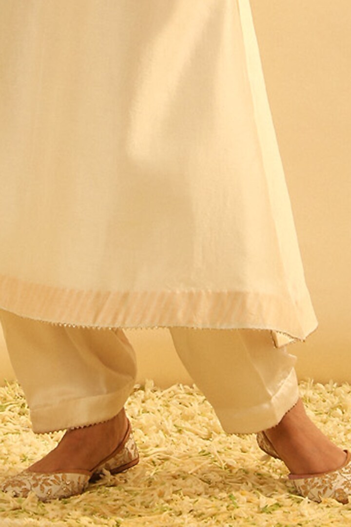 Daisy Ivory Silk Chanderi Embroidered A-Line Kurta Set For Girls by Sheetal Batra - Kids at Pernia's Pop Up Shop