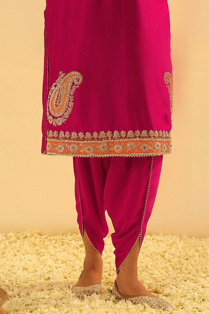 Hot Pink Silk Chanderi Kashmiri Tilla Embroidered Short Kurta Set For Girls by Sheetal Batra - Kids at Pernia's Pop Up Shop
