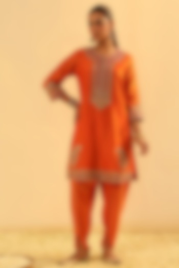 Orange Silk Chanderi Embroidered Short Kurta Set For Girls by Sheetal Batra - Kids at Pernia's Pop Up Shop