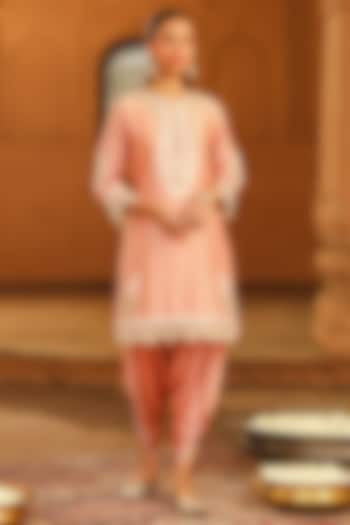 Off-Rose Silk Chanderi Embroidered Short Kurta Set For Girls by Sheetal Batra - Kids at Pernia's Pop Up Shop