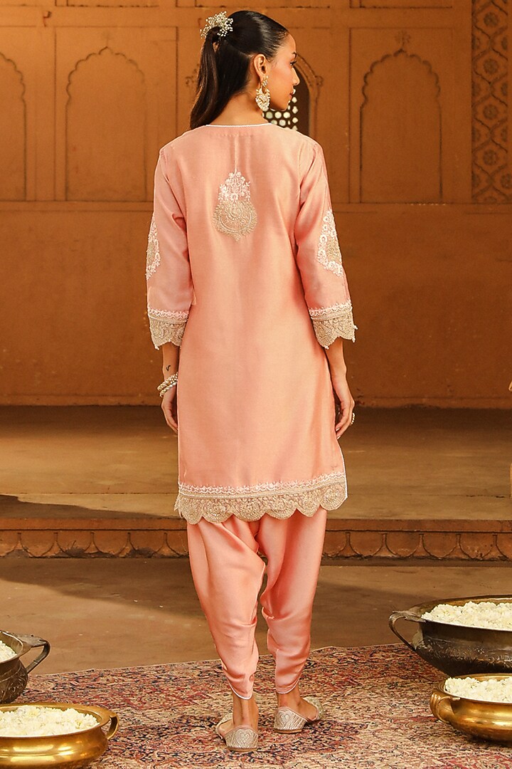 Off-Rose Silk Chanderi Embroidered Short Kurta Set For Girls by Sheetal Batra - Kids at Pernia's Pop Up Shop