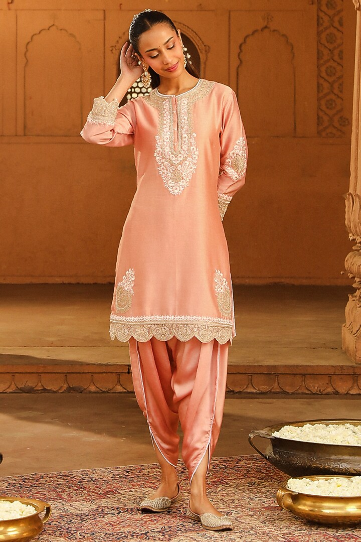 Off-Rose Silk Chanderi Embroidered Short Kurta Set For Girls by Sheetal Batra - Kids at Pernia's Pop Up Shop
