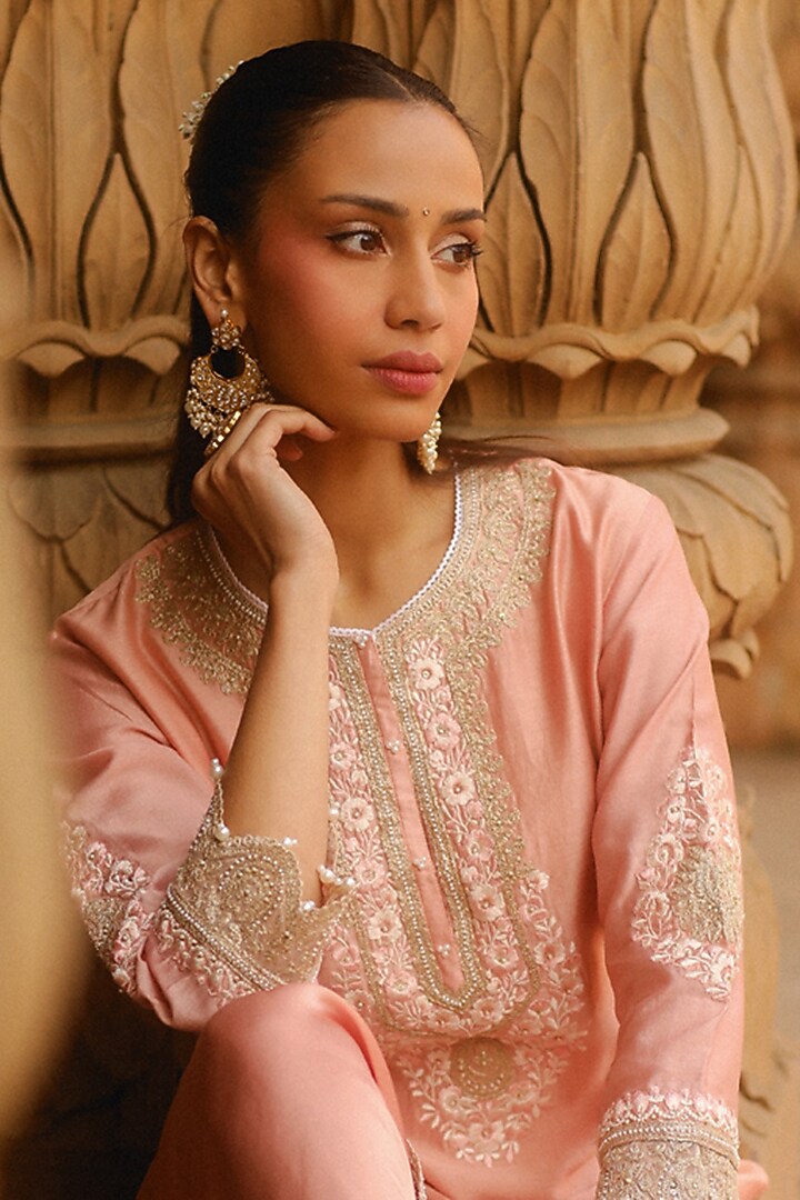 Off-Rose Silk Chanderi Embroidered Short Kurta Set For Girls by Sheetal Batra - Kids at Pernia's Pop Up Shop