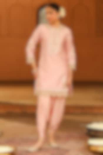 Blush Pink Silk Chanderi Embroidered Short Kurta Set For Girls by Sheetal Batra - Kids at Pernia's Pop Up Shop