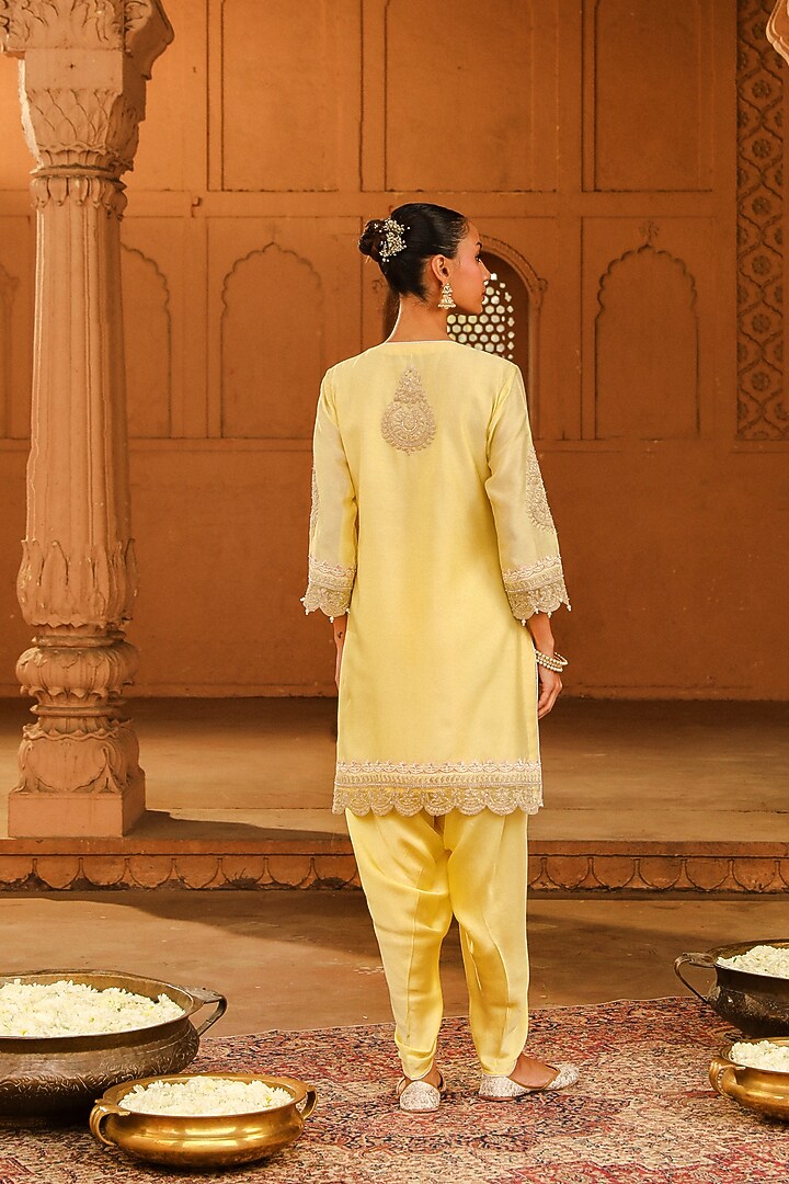 Lemon Yellow Silk Chanderi Embroidered Short Kurta Set For Girls by Sheetal Batra - Kids at Pernia's Pop Up Shop