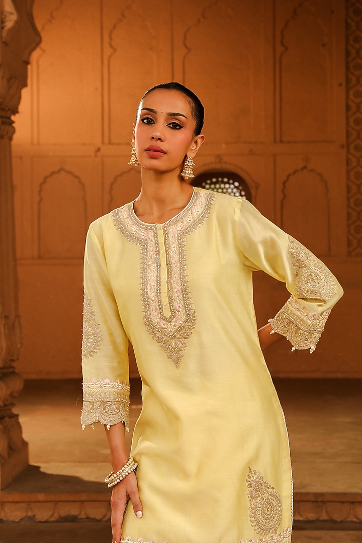 Lemon Yellow Silk Chanderi Embroidered Short Kurta Set For Girls by Sheetal Batra - Kids at Pernia's Pop Up Shop