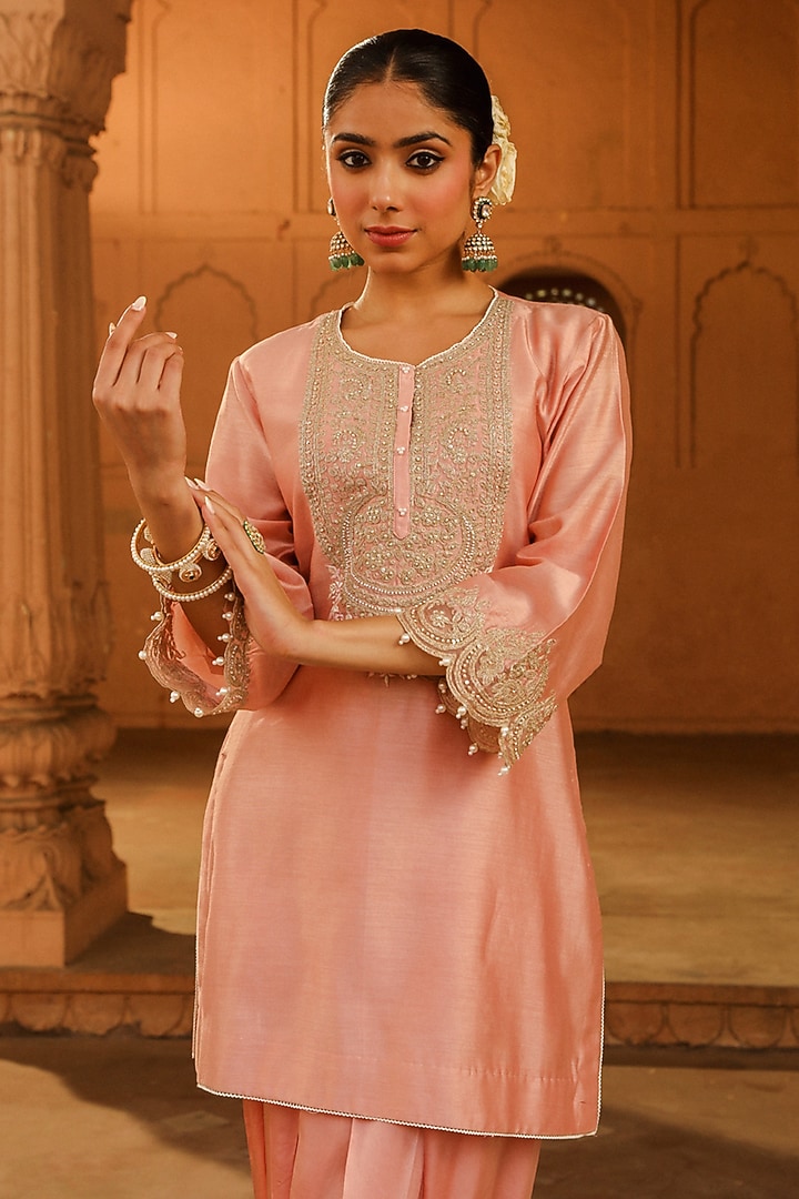 Off- Rose Silk Chanderi Embroidered Short Kurta Set For Girls by Sheetal Batra - Kids at Pernia's Pop Up Shop