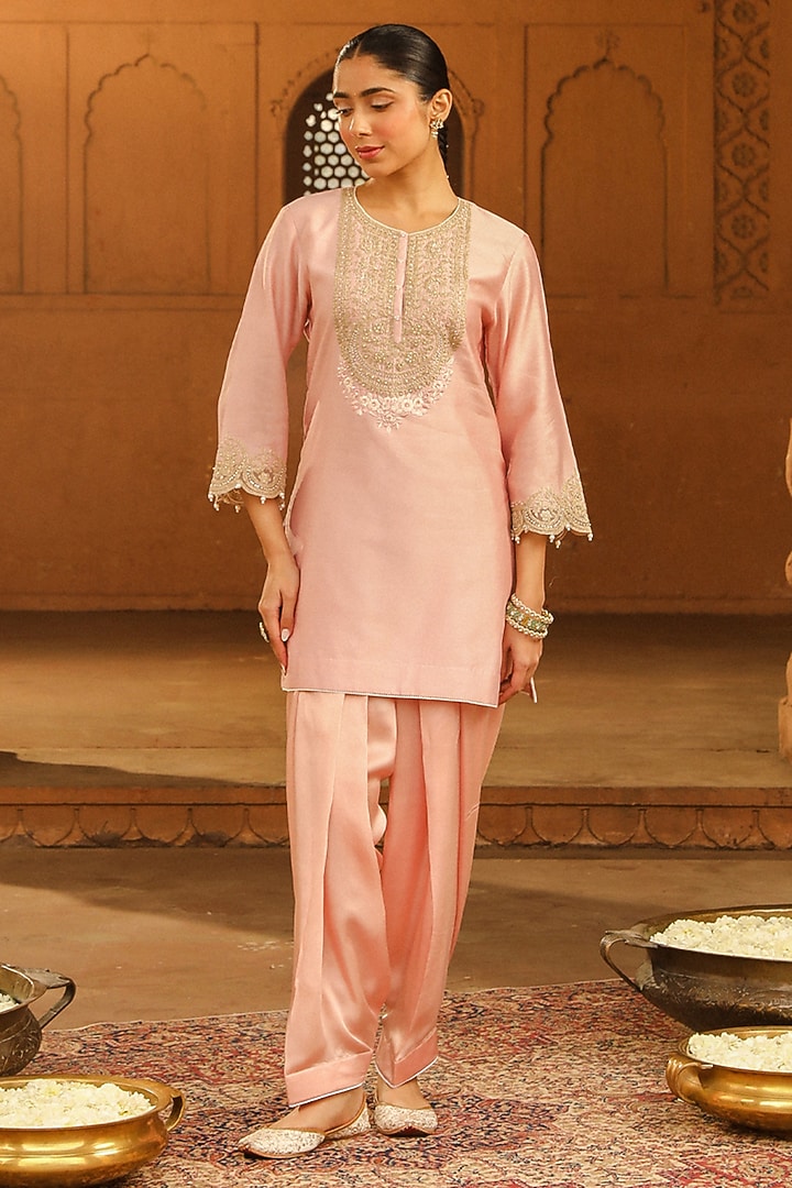 Blush Pink Silk Chanderi Embroidered Short Kurta Set For Girls by Sheetal Batra - Kids at Pernia's Pop Up Shop