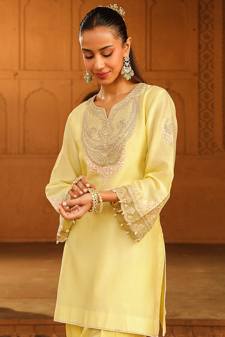 Lemon Yellow Silk Chanderi Embroidered Short Kurta Set For Girls by Sheetal Batra - Kids at Pernia's Pop Up Shop