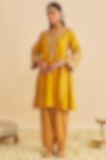 Mustard Pure Upada Silk Gota Embroidered Kurta Set For Girls by Sheetal Batra - Kids at Pernia's Pop Up Shop