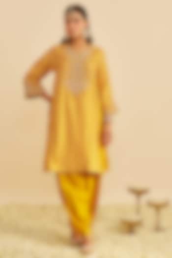 Mustard Pure Upada Silk Gota Embroidered Kurta Set For Girls by Sheetal Batra - Kids at Pernia's Pop Up Shop