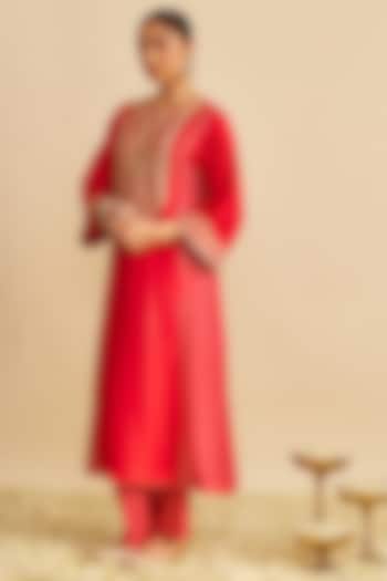 Red Pure Upada Silk Sequins Embroidered Kurta Set For Girls by Sheetal Batra - Kids at Pernia's Pop Up Shop