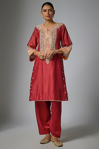 Red Silk Chanderi Kashmiri Tilla Embroidered Choga Kurta Set For Girls by Sheetal Batra - Kids