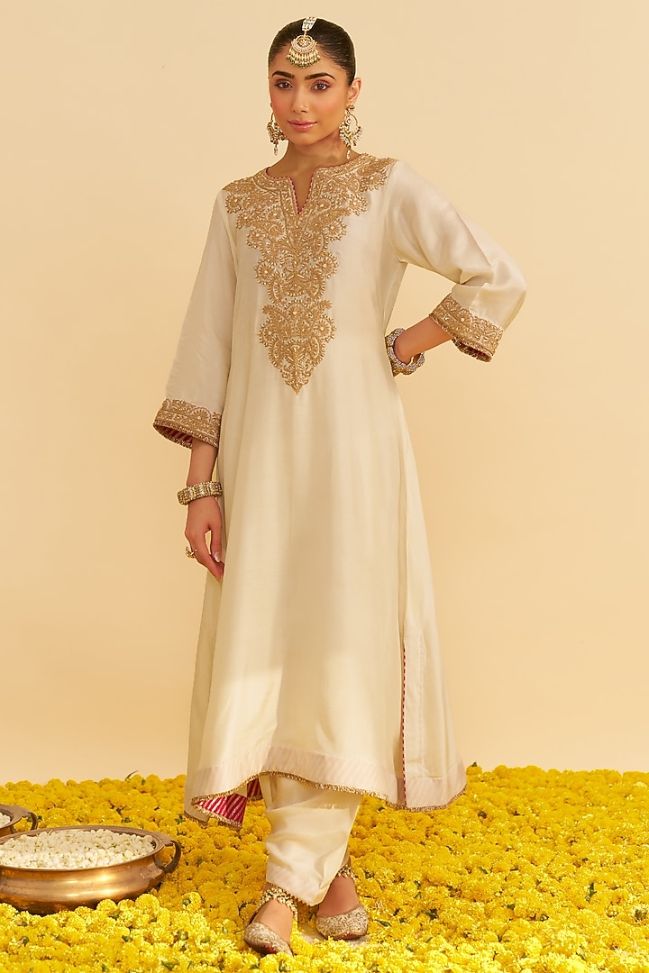 Daisy Ivory Upada Silk Kiran Dori Embroidered Kaftan Set For Girls by Sheetal Batra - Kids at Pernia's Pop Up Shop