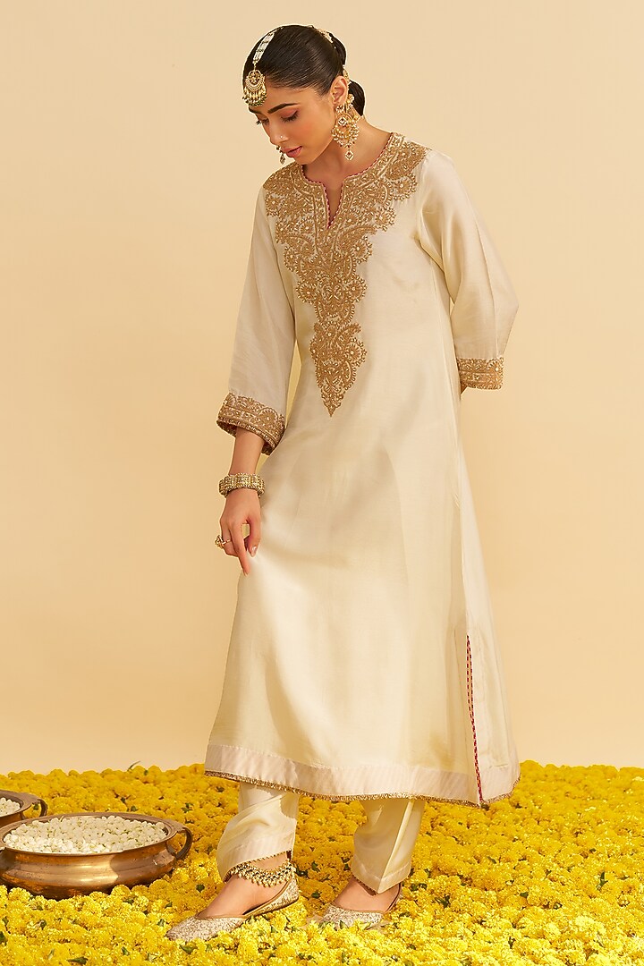 Daisy Ivory Upada Silk Kiran Dori Embroidered Kaftan Set For Girls by Sheetal Batra - Kids at Pernia's Pop Up Shop