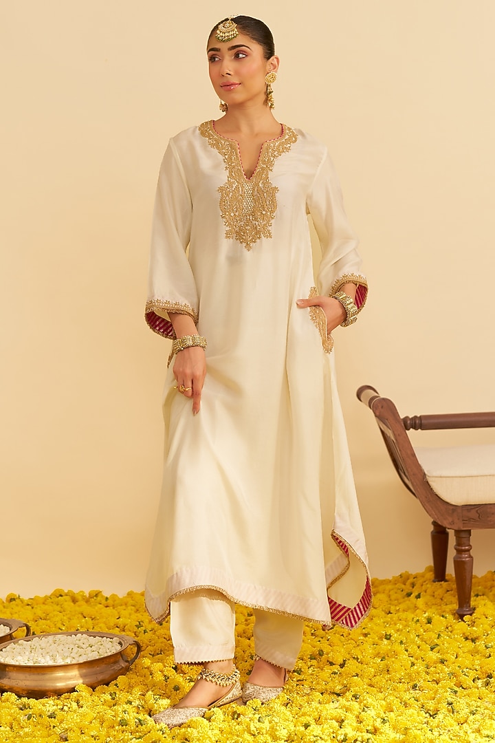 Daisy Ivory Upada Silk Kiran Dori Embroidered Kaftan Set For Girls by Sheetal Batra - Kids at Pernia's Pop Up Shop