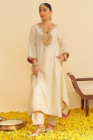 Daisy Ivory Upada Silk Kiran Dori Embroidered Kaftan Set For Girls by Sheetal Batra - Kids