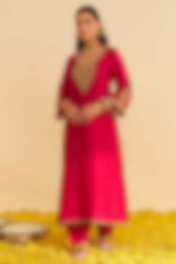 Hot Pink Upada Silk Dori Embroidered Kaftan Set For Girls by Sheetal Batra - Kids at Pernia's Pop Up Shop