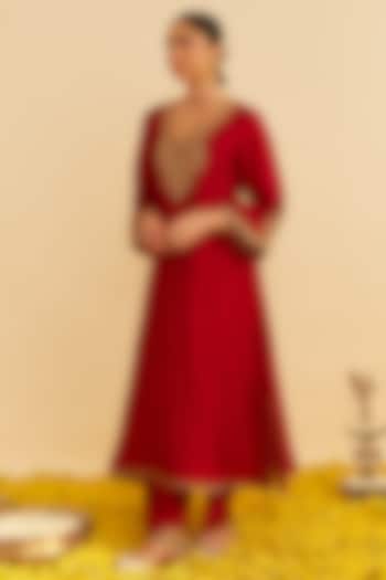 Deep Red Upada Silk Dori Embroidered Kurta Set For Girls by Sheetal Batra - Kids at Pernia's Pop Up Shop