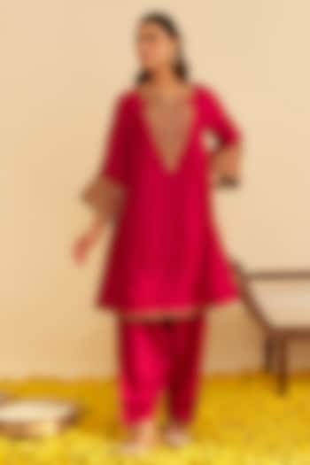 Hot Pink Upada Silk Dori Embroidered Kurta Set For Girls by Sheetal Batra - Kids at Pernia's Pop Up Shop