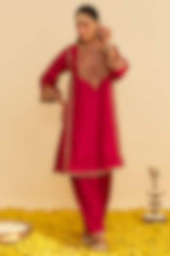 Hot Pink Upada Silk Embroidered Kurta Set For Girls by Sheetal Batra - Kids at Pernia's Pop Up Shop
