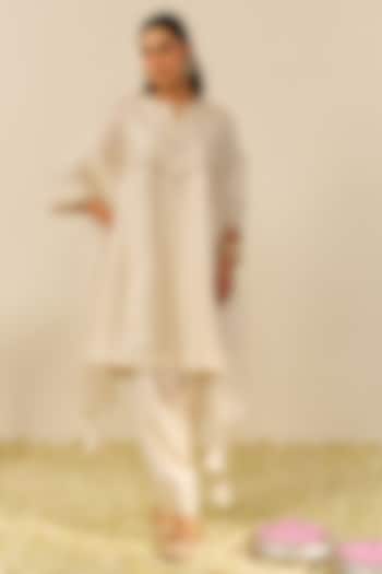 Daisy Ivory Pure Silk Chanderi Embroidered Kurta Set For Girls by Sheetal Batra - Kids at Pernia's Pop Up Shop