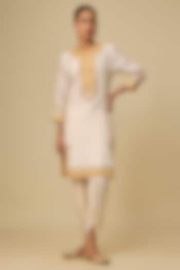 Ivory Silk Chanderi Kashmiri Tilla Embroidered Kurta Set For Girls by Sheetal Batra - Kids at Pernia's Pop Up Shop